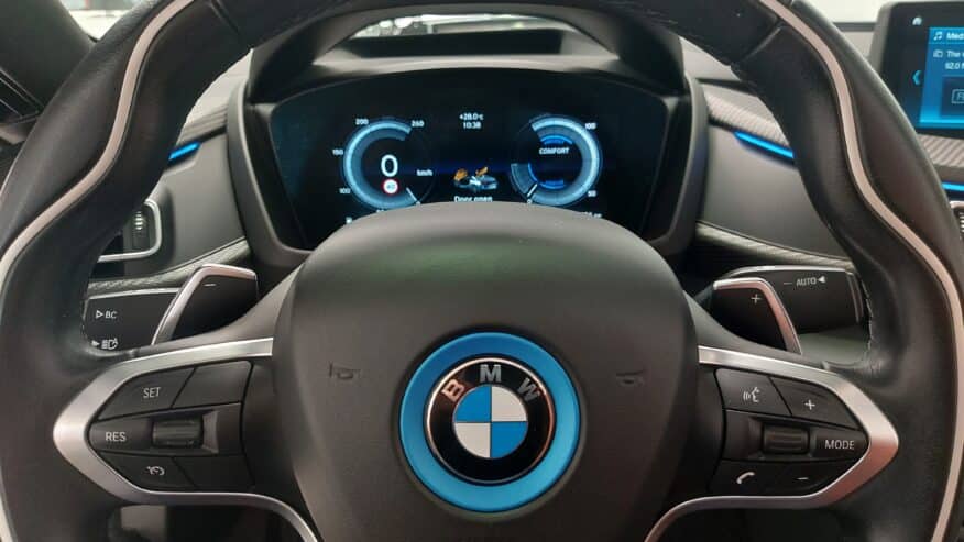 BMW i8 Electric Plug In Hybrid PHEV (333.c.v) Automatic Roadster