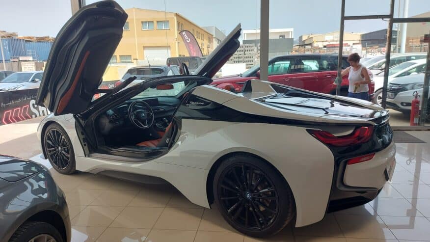 BMW i8 Electric Plug In Hybrid PHEV (333.c.v) Automatic Roadster