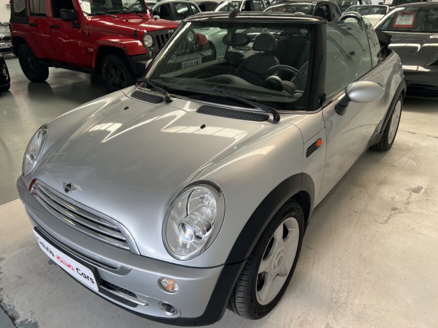 Mini Cooper Cabrio 1.6i Automatik (116c.v) 2 Türen