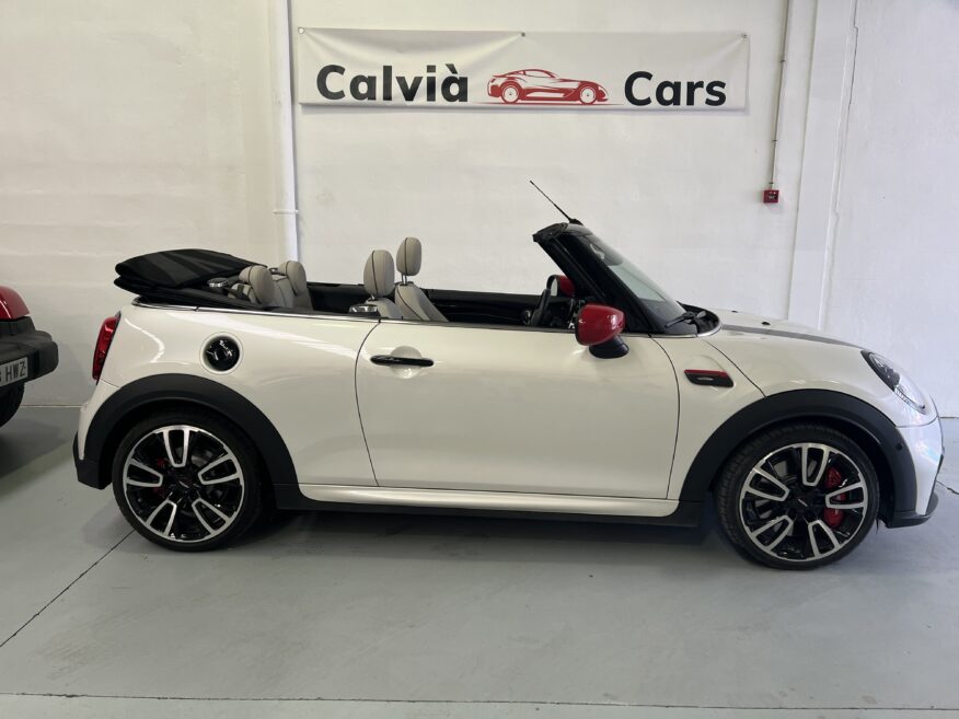 Mini Cooper S Cabrio JCW 2.0 (231c.v) Automático