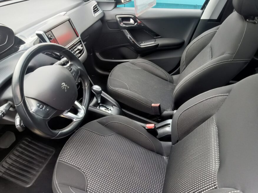 PEUGEOT 208 AUTOMATISCH