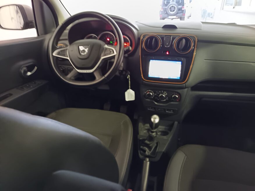 DACIA LODGY 1.5L MANUELLER SCHALTER 7 PLÄTZE