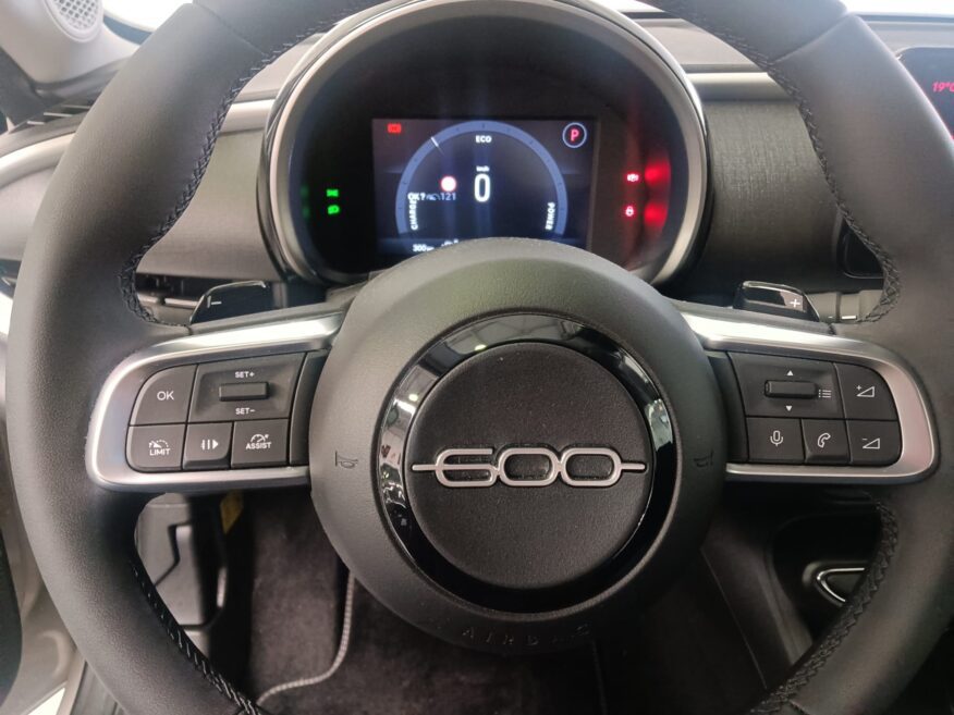 FIAT 600 1.2 MHEV DDCT 74kW AUTOMATIC