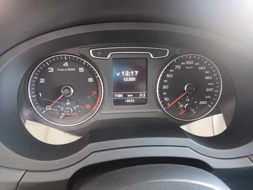 AUDI Q3 2.0 TFSI Advance quattro S-Tronic 211