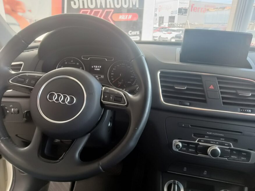 AUDI Q3 2.0 TFSI Advance quattro S-Tronic 211