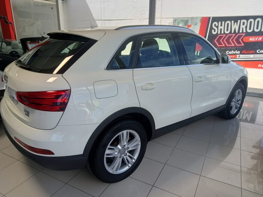 AUDI Q3 2.0 TFSI Advance quattro S-Tronic 211
