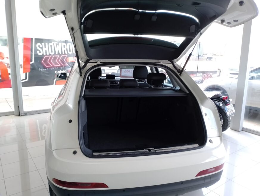 AUDI Q3 2.0 TFSI Advance quattro S-Tronic 211