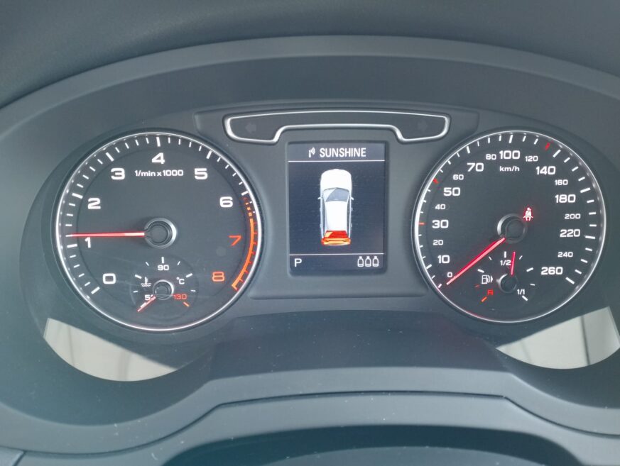AUDI Q3 2.0 TFSI Advance quattro S-Tronic 211