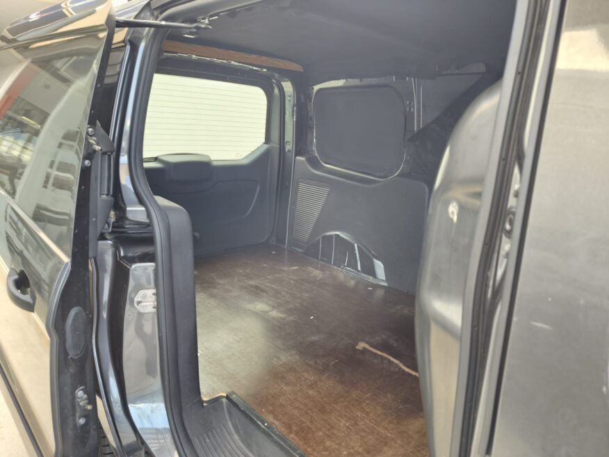 FORD TRANSIT CONNECT 1.5 MANUAL 4DOOR