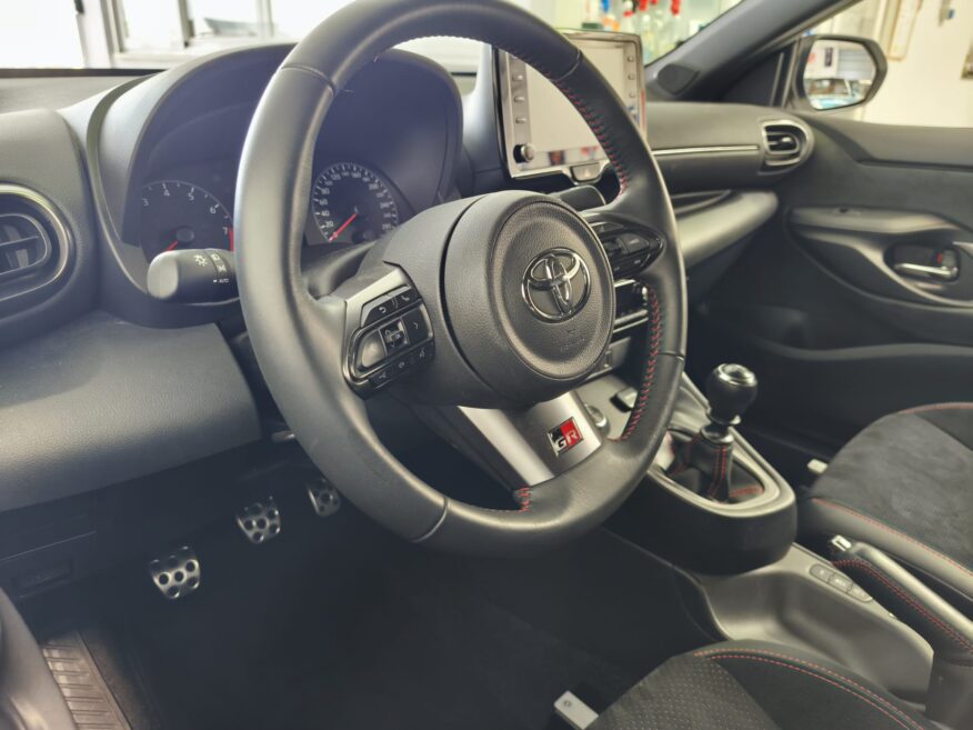 TOYOTA YARIS GR RZ Circuit Pack -Manual
